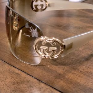 Women’s Gucci sunglasses